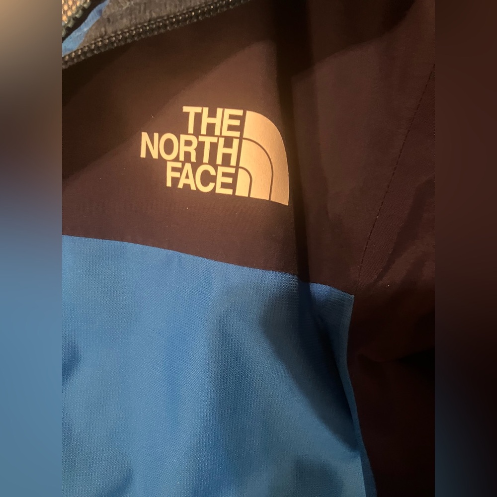 The North Face Kids Blue and Dark Jacket - Picture 7 of 15
